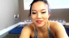 Naughty Japanese babe Ayaka Tomoda masturbates