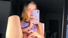 Amateur webcam girl fingering pussy and cum