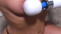 Amateur cam girl fingers and toys with her loose ass