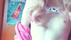 Hot Amateur Webcam Teen Masturbates For Their Fans